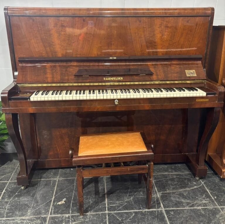 piano essenfelder marrom2